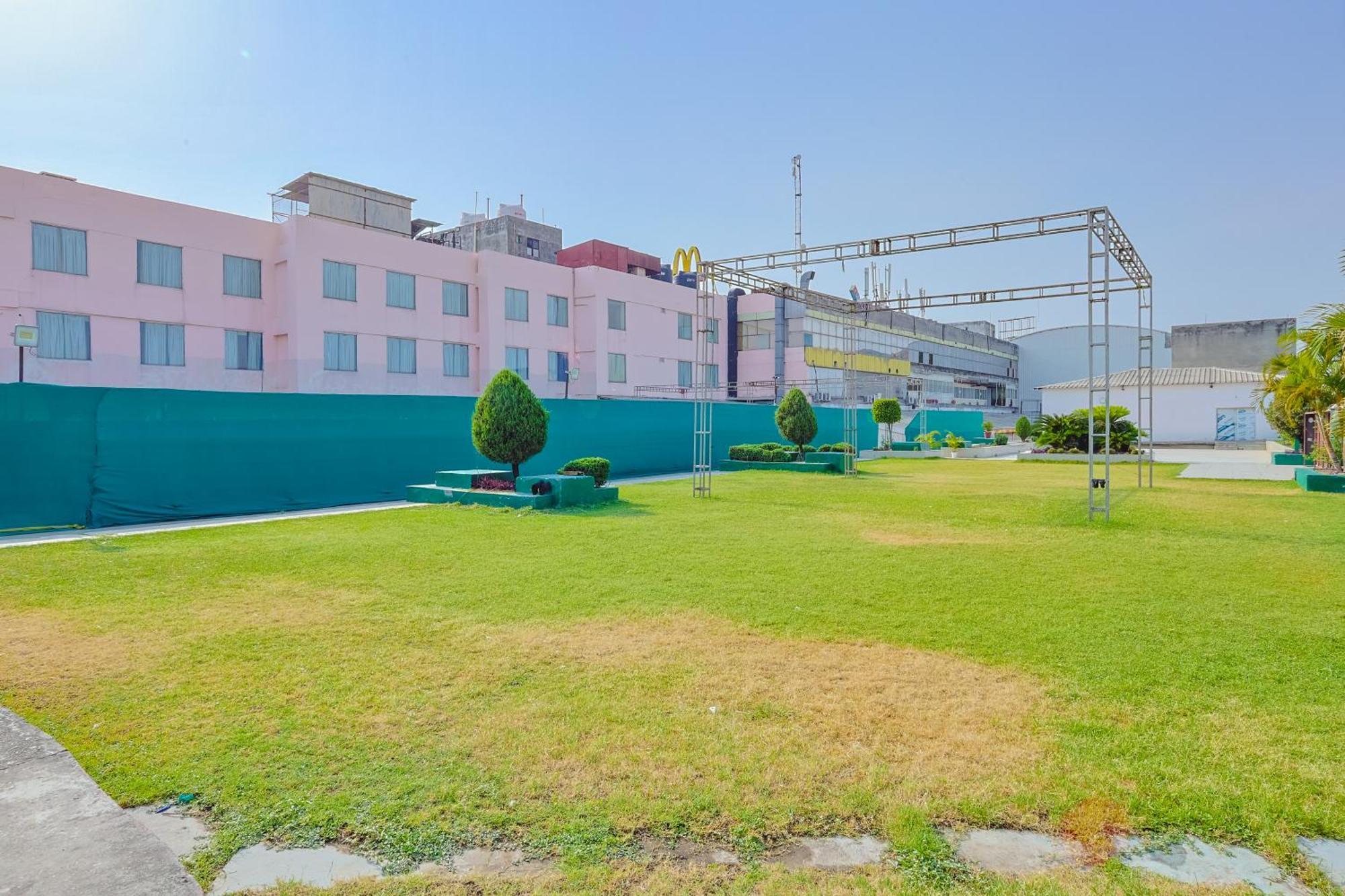 Hyphen Haridwar Grand Hotel Exterior photo
